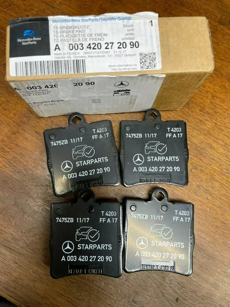 Mercedes Benz W124,W202,W203, Brake pad set Rear Axle